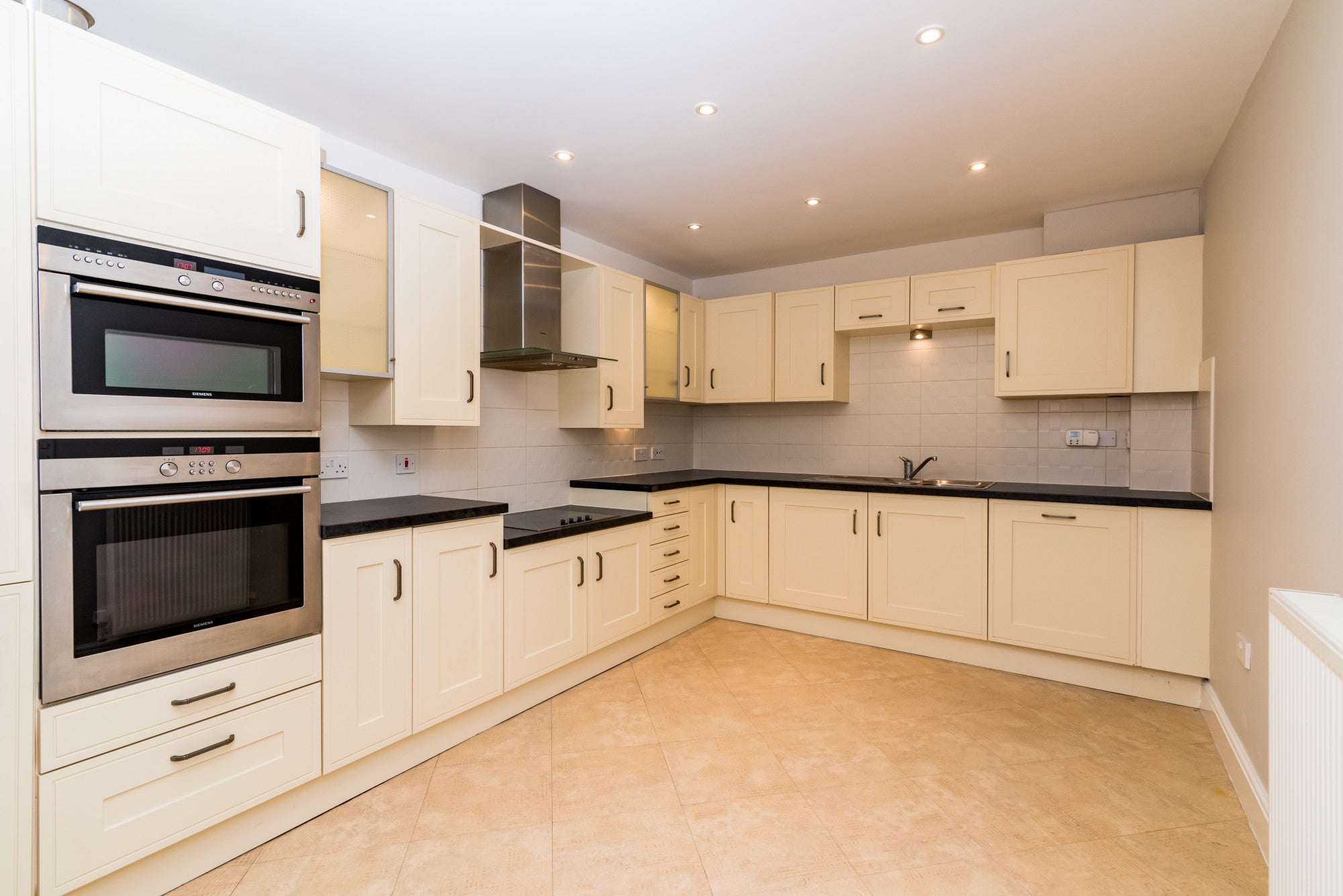 Flat Four Oaks Road in Birmingham