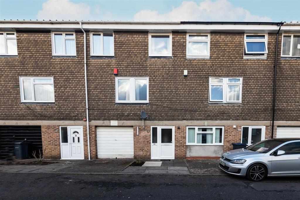 Flat Metchley Drive in Birmingham