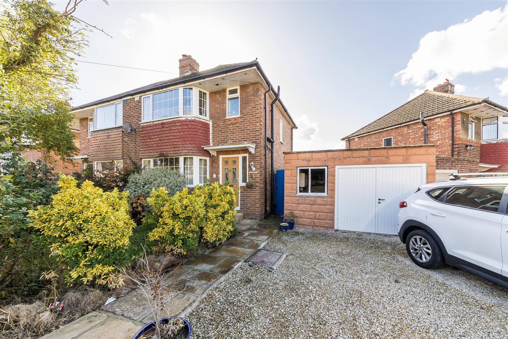 House Broadway in Cherwell District
