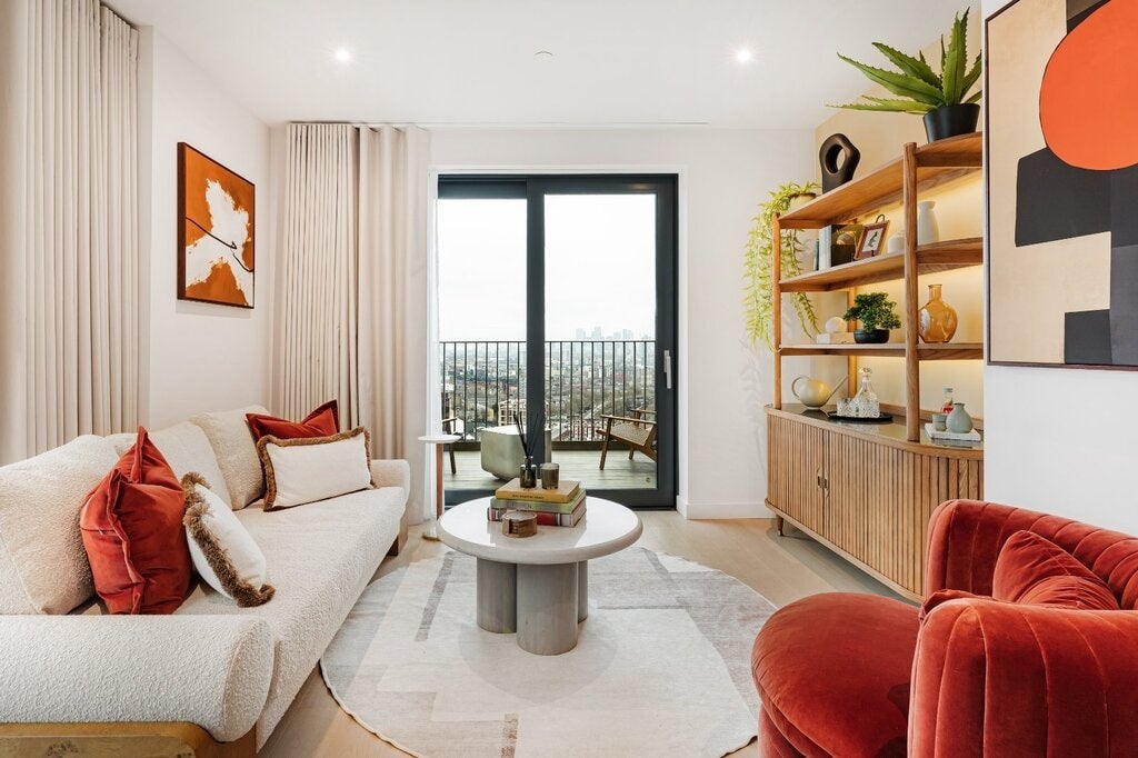 Flat Bodley Way in Greater London
