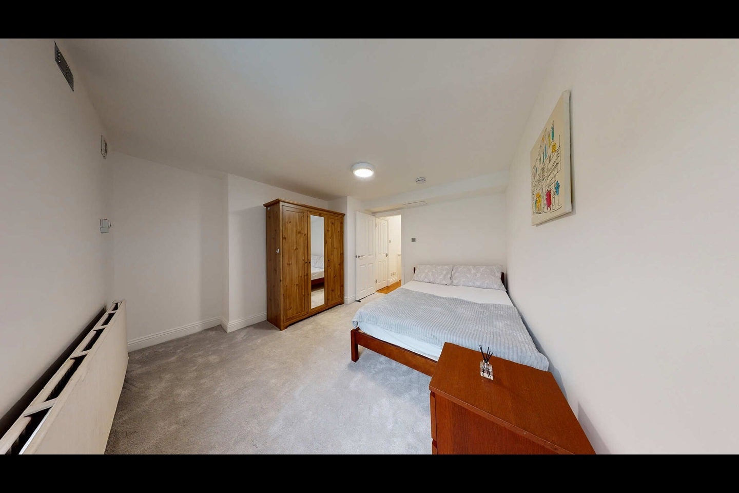 Flat Loveridge Road in Greater London