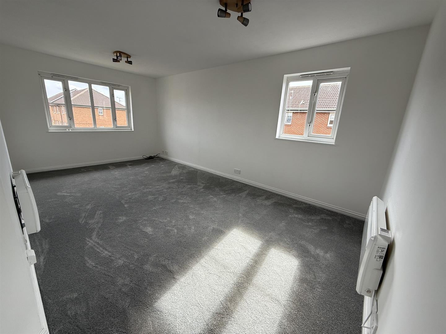 Flat Kensington Way in Hertsmere