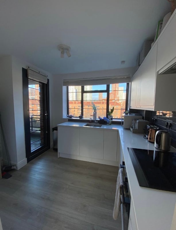Room Nine Elms Lane in Greater London