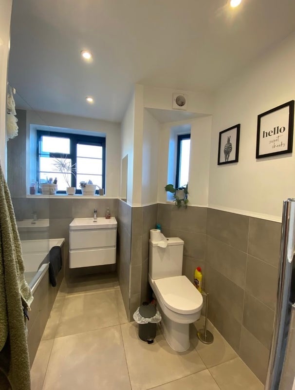 Room Nine Elms Lane in Greater London
