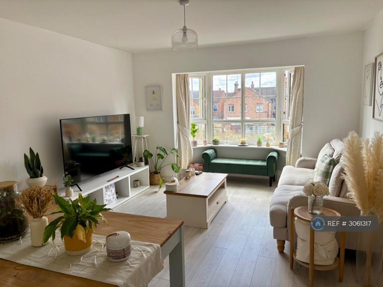 Flat Henley Road in Bedford