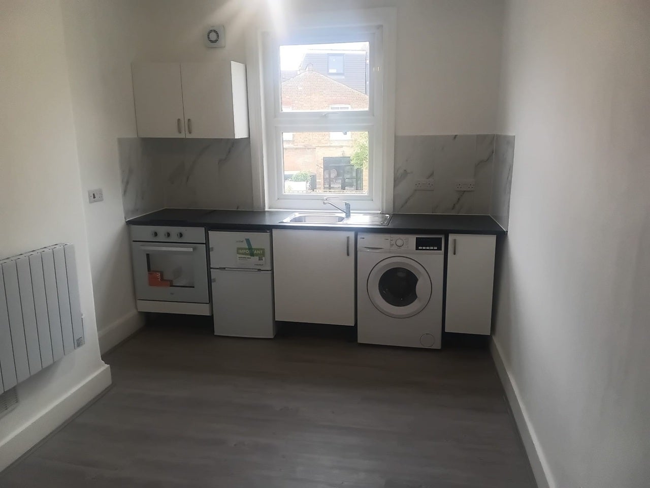 Flat Cranleigh Road in Greater London