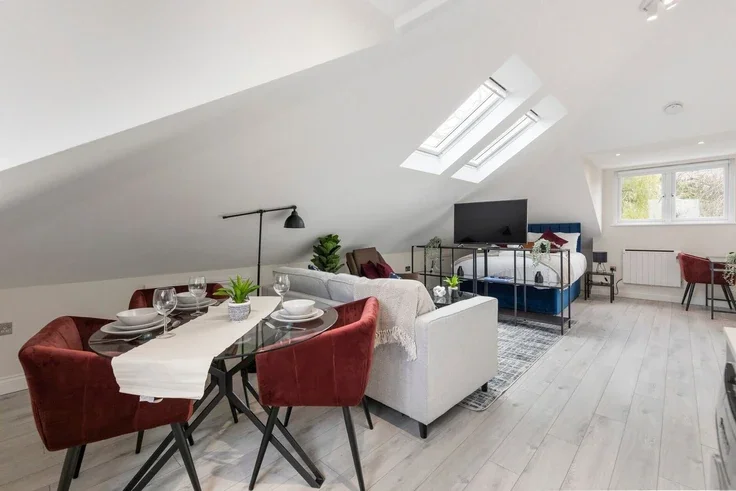 Flat Alderton Way in Greater London
