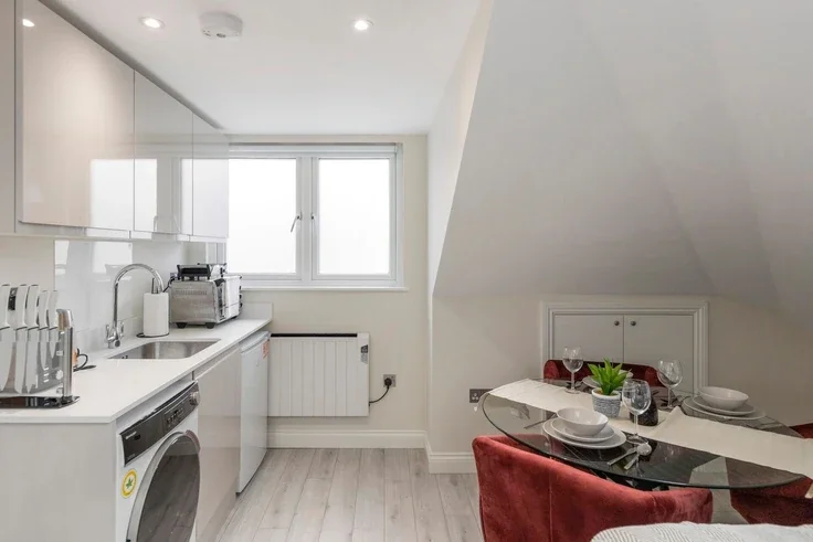 Flat Alderton Way in Greater London