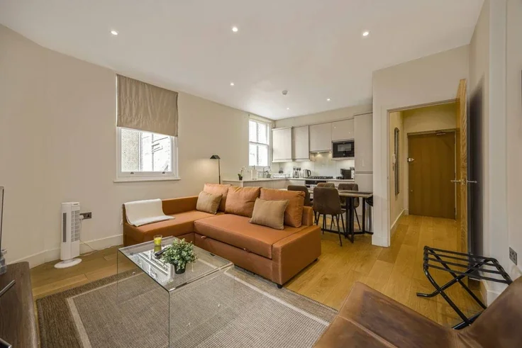 Flat Great Titchfield Street in City of Westminster