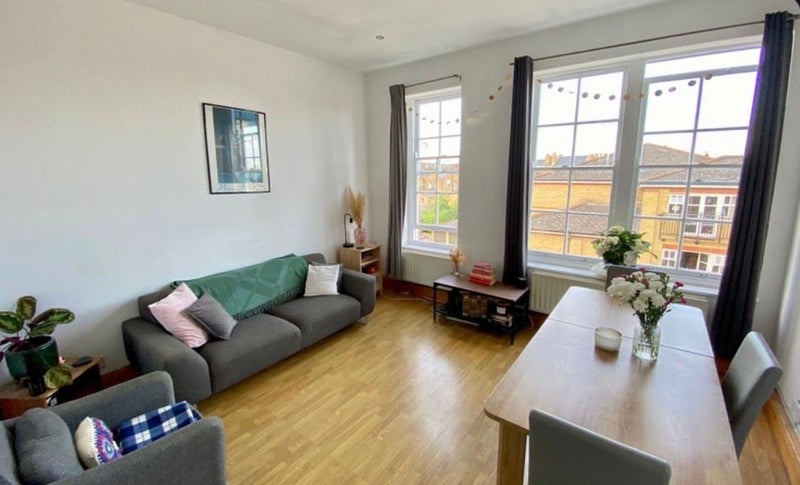 Room Beta Place in Greater London