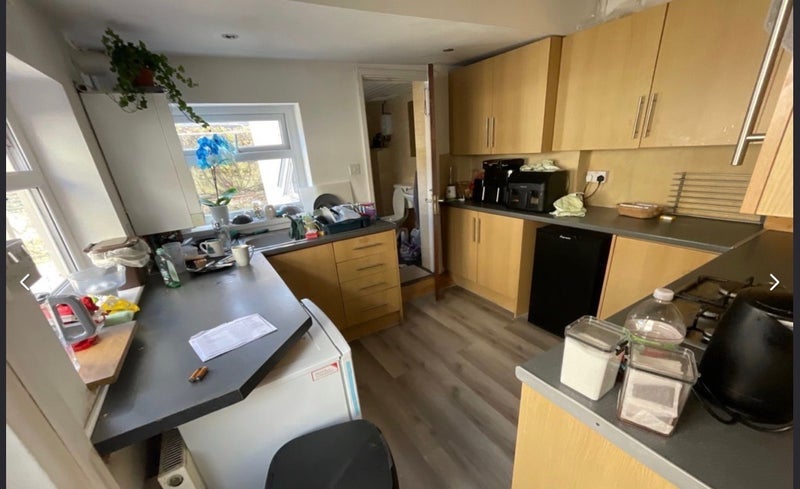 Room Strathnairn Street in Cardiff