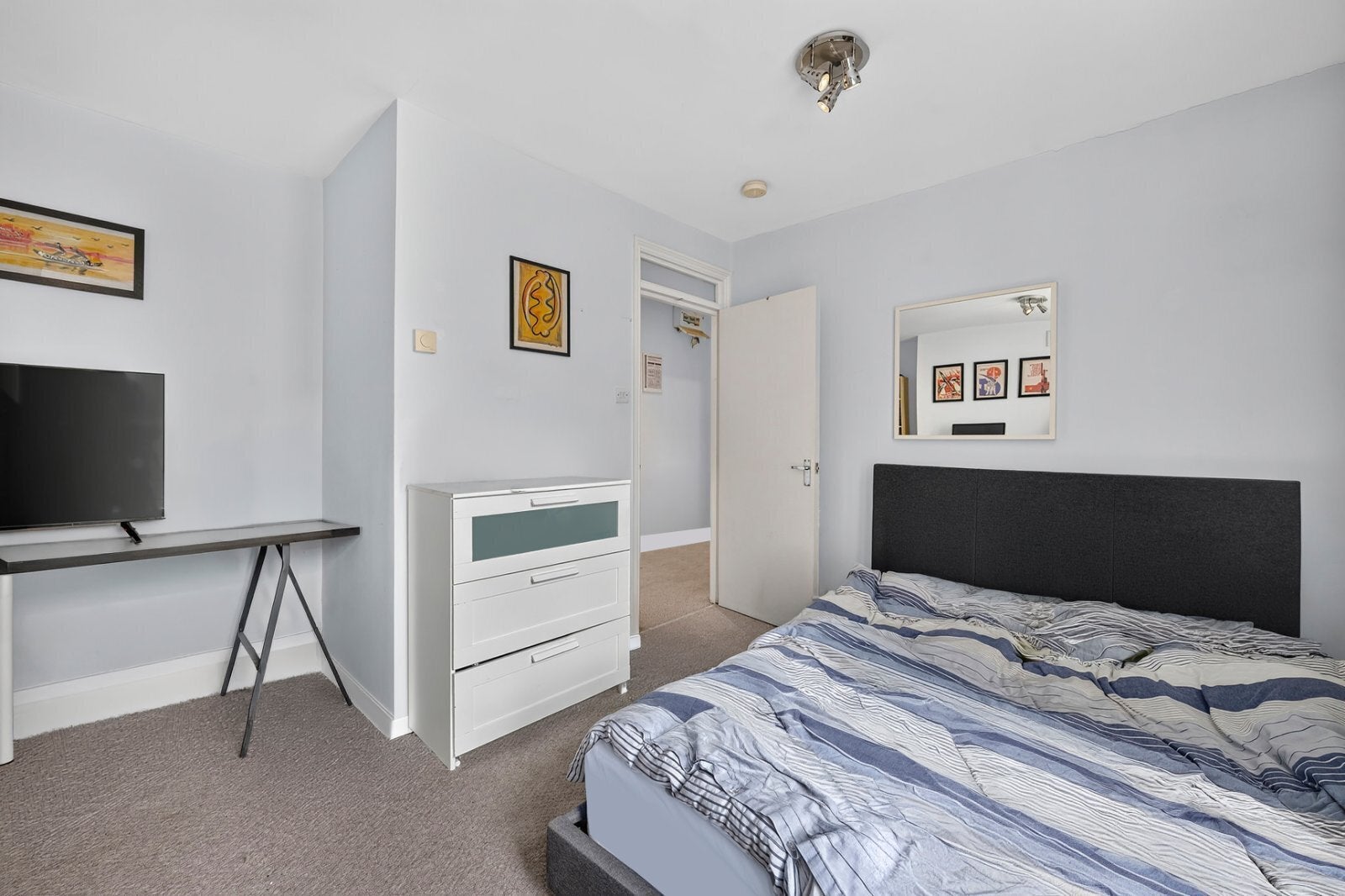 Flat Swinton Street in Greater London