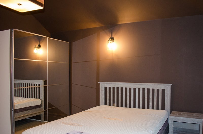 Room Bath Road in Bristol