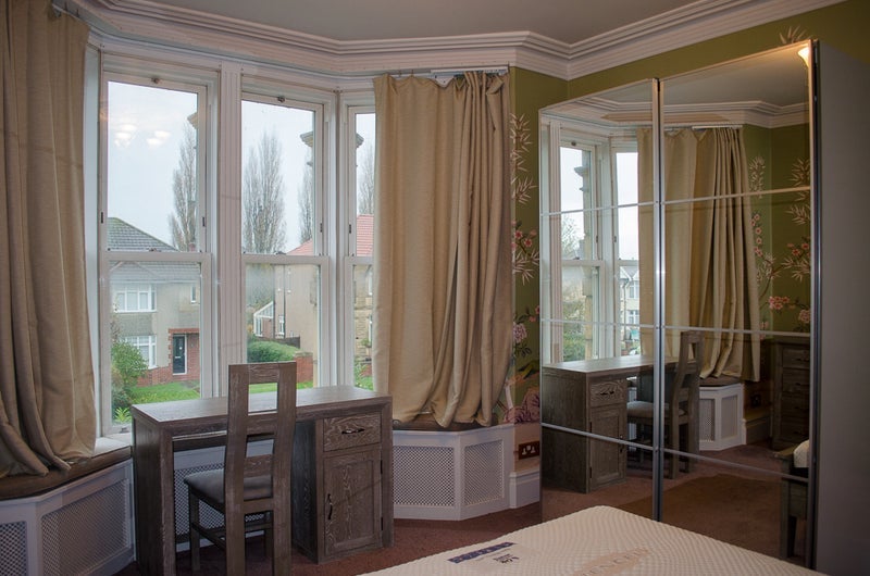Room Bath Road in Bristol
