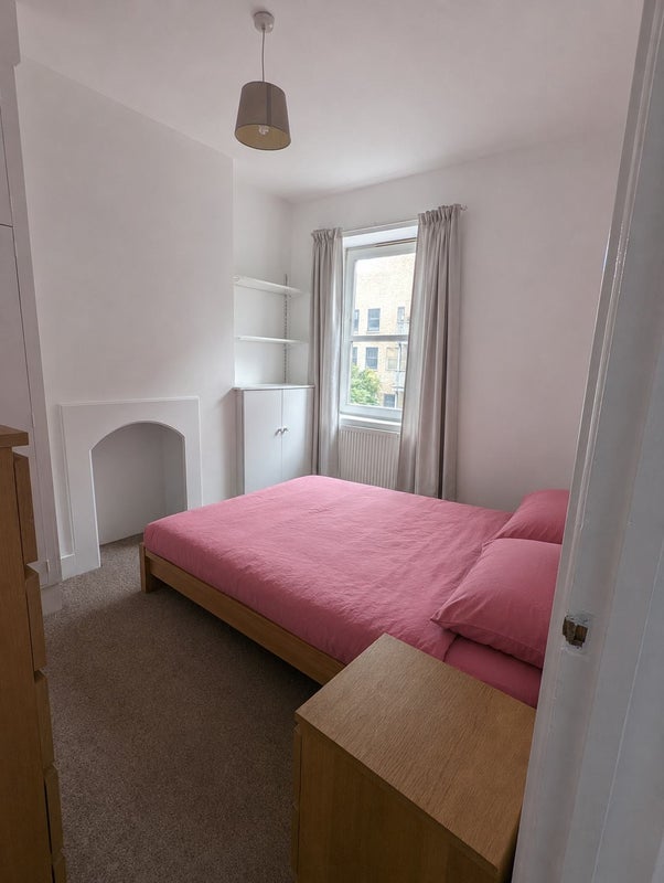 Room Larcom Street in Greater London