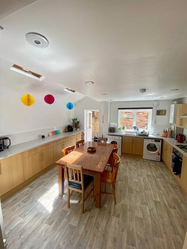 Room Larcom Street in Greater London