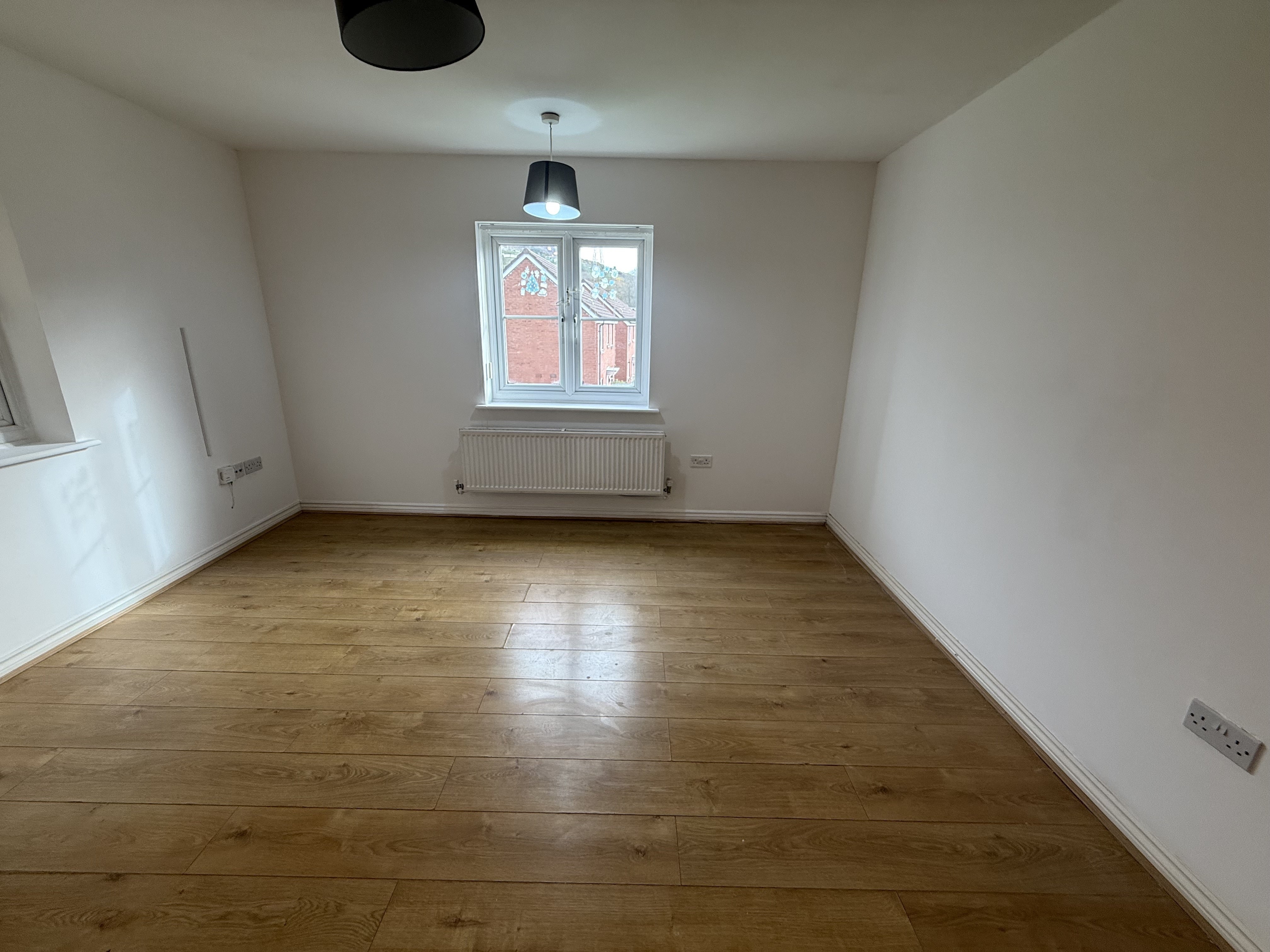Flat Marcroft Road in Swansea