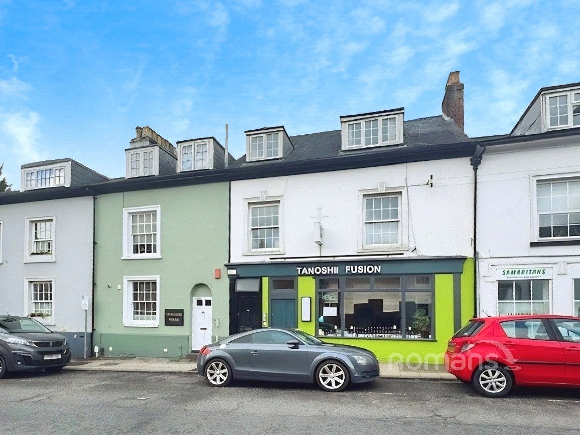 Flat Upper High Street in Winchester