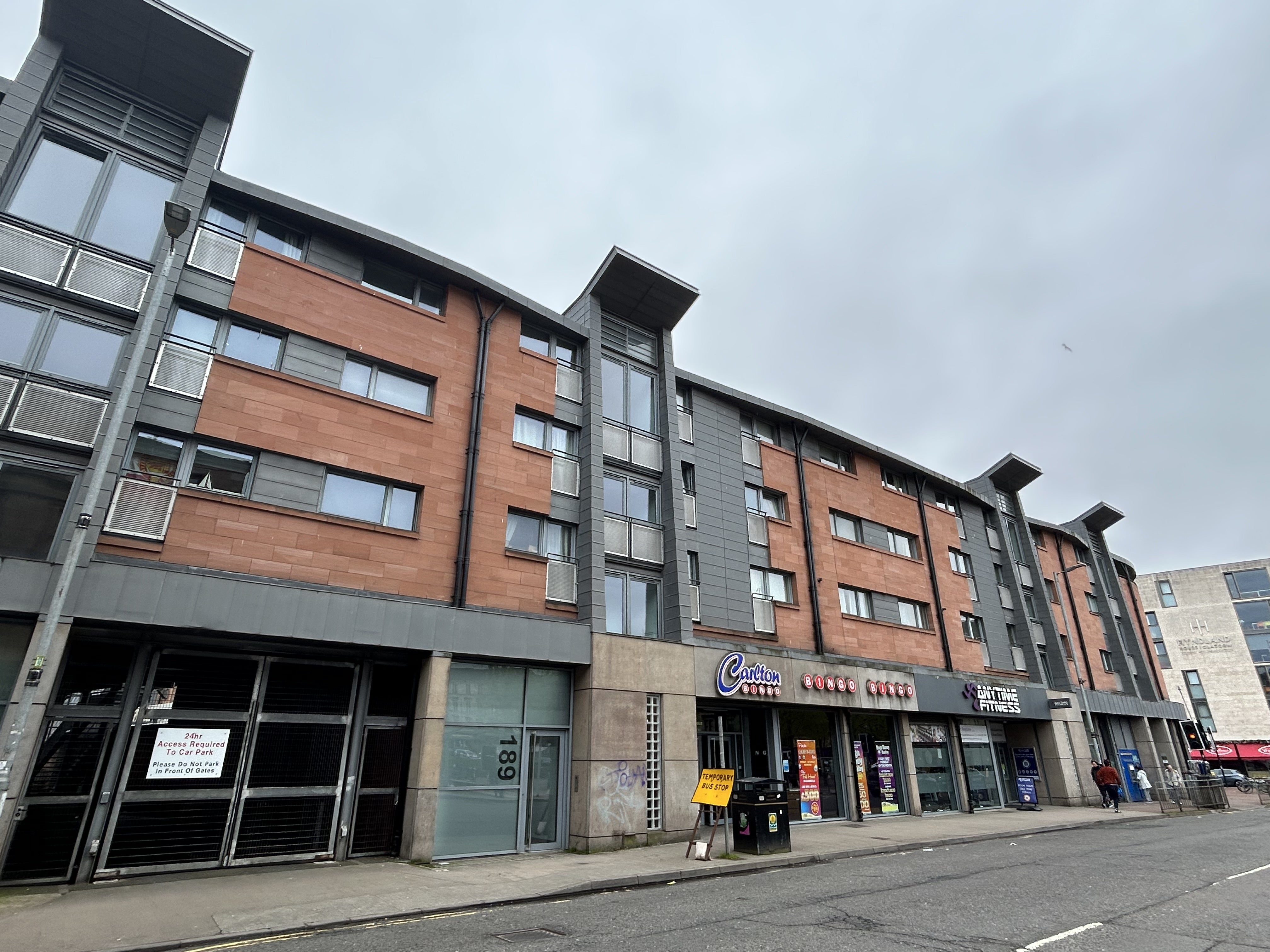 Flat Dumbarton Road in Glasgow
