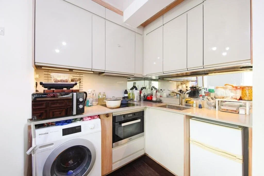Flat Outram Road in Greater London