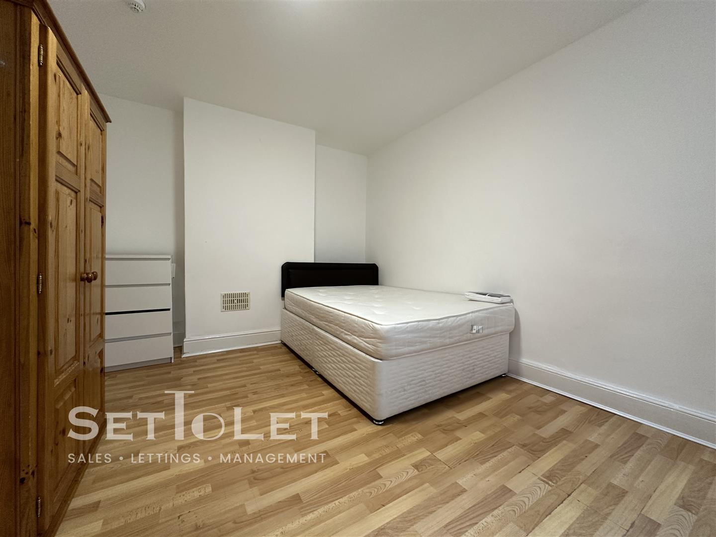 Flat Evington Road in Leicester