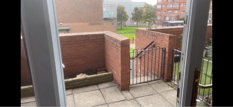 Flat Braid Square in Glasgow
