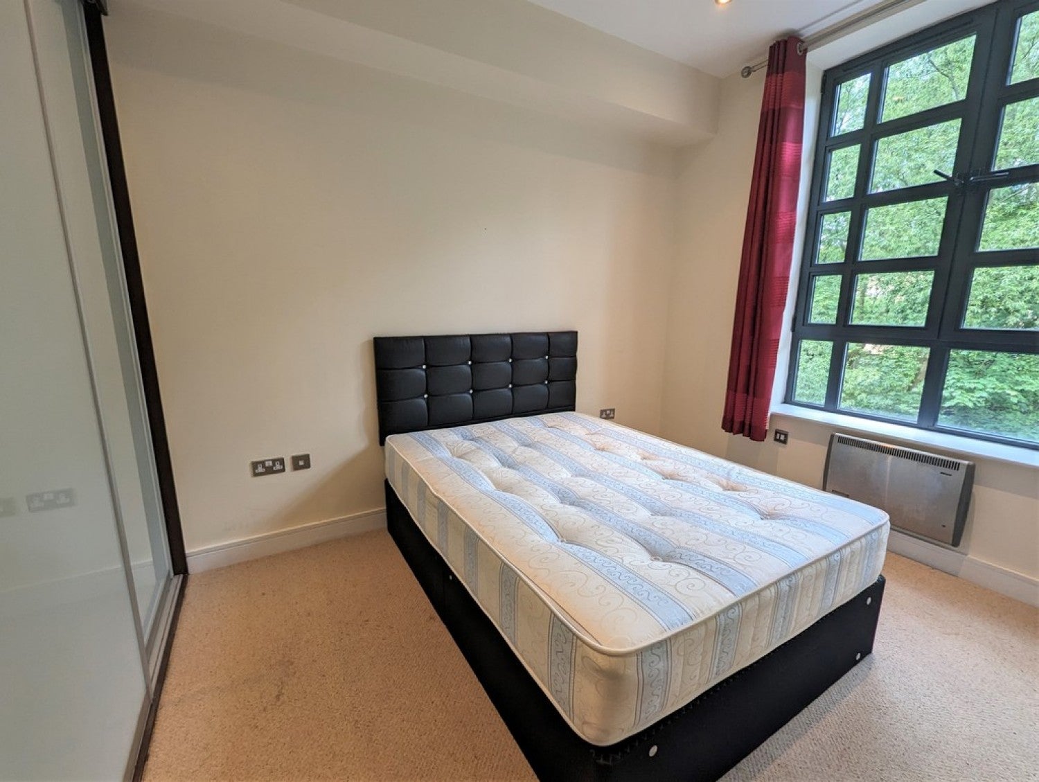Flat Queensgate in Kirklees