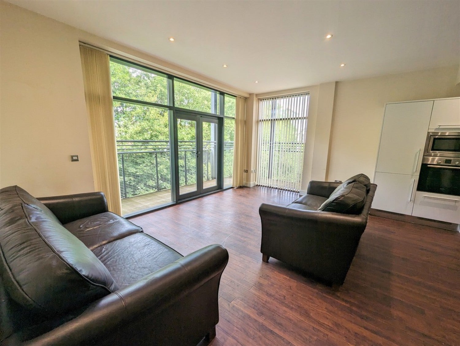 Flat Queensgate in Kirklees
