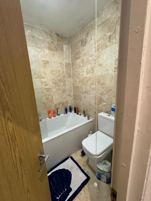 Flat Mauleverer Road in Greater London