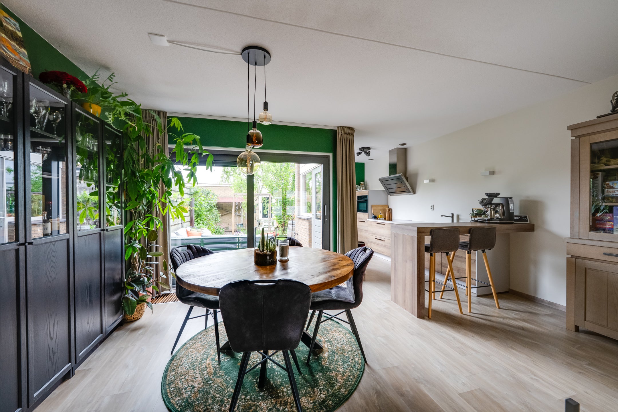 Tussenwoning te koop: Zuster Lankhaarlaan 16, Willemstad
