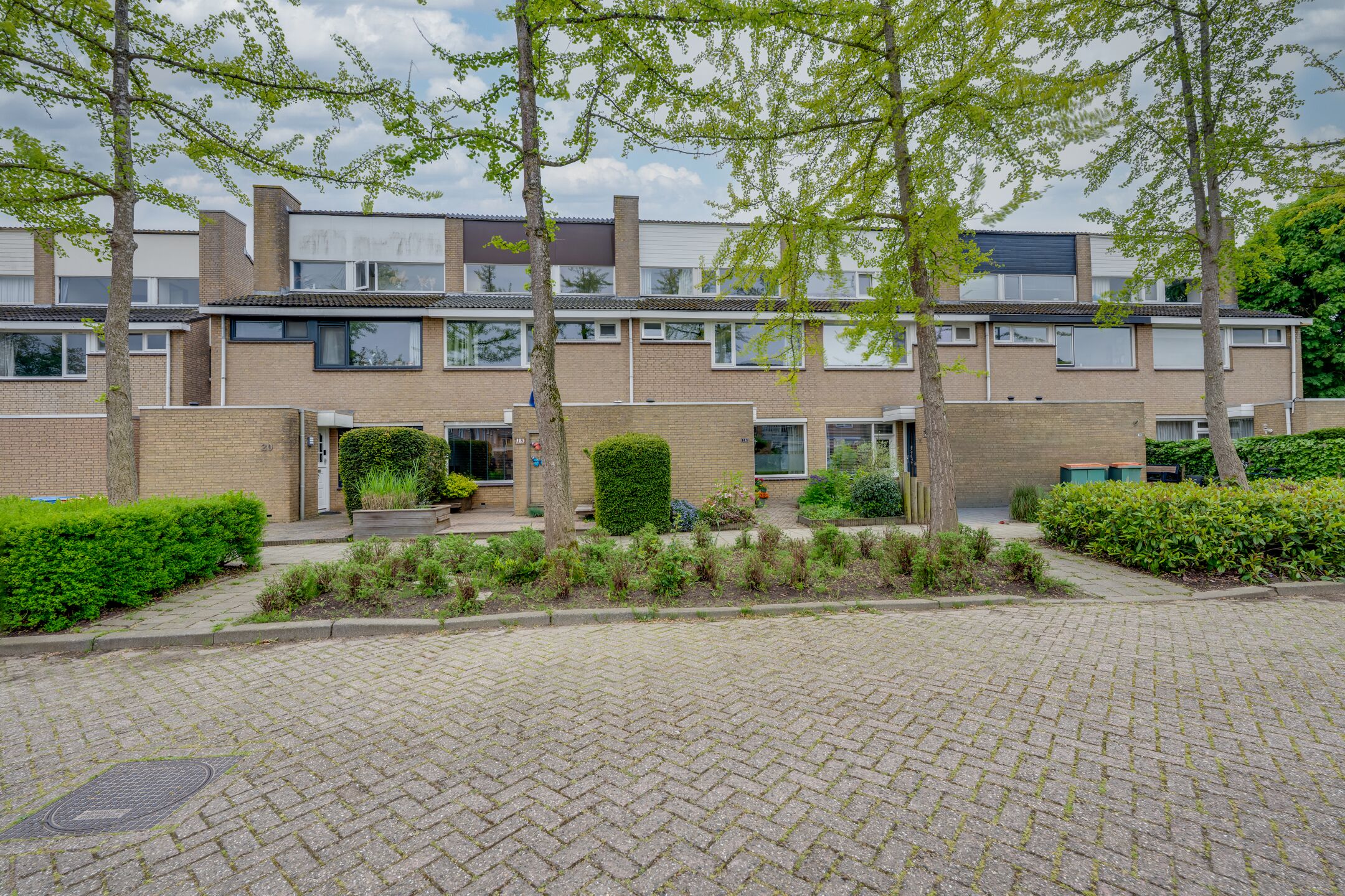 Tussenwoning te koop: Zuster Lankhaarlaan 16, Willemstad