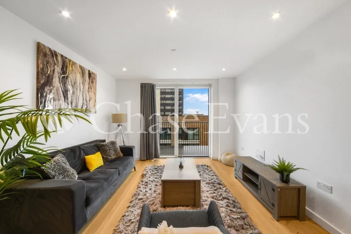 Flat Gordon Road in Greater London