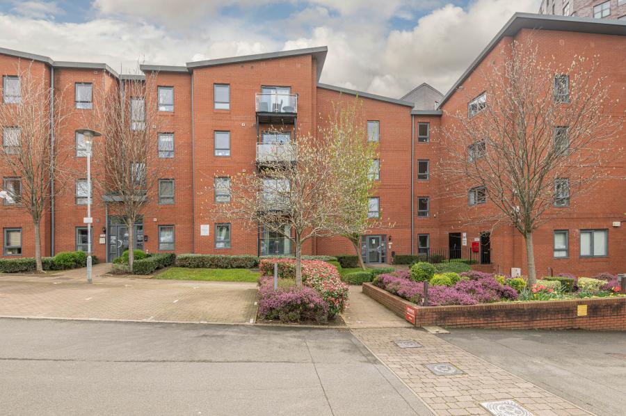 Flat Ellerby Road in Leeds