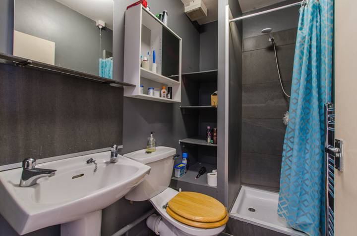 Flat Gautrey Road in Greater London