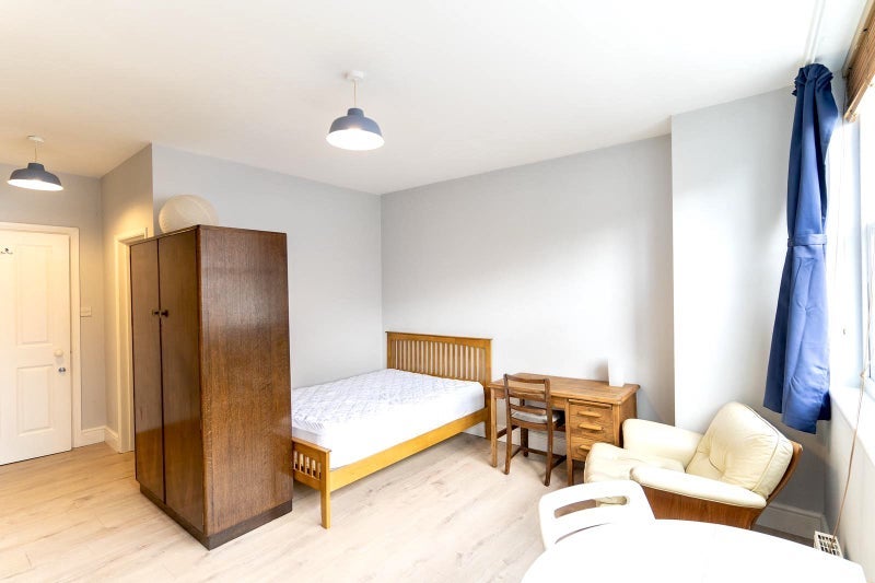 Flat Gautrey Road in Greater London