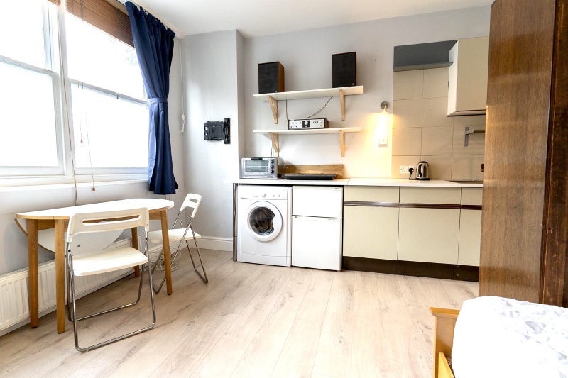 Flat Gautrey Road in Greater London