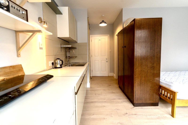 Flat Gautrey Road in Greater London