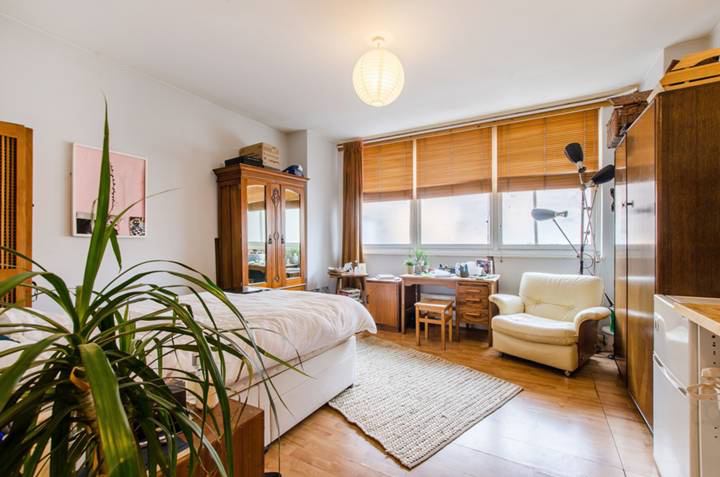Flat Gautrey Road in Greater London