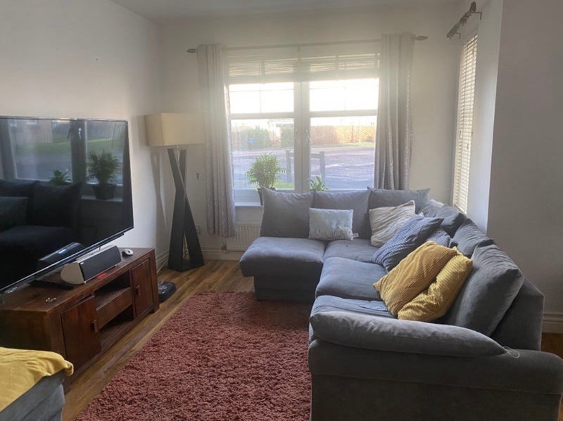 Room Leyland Road in Bathgate