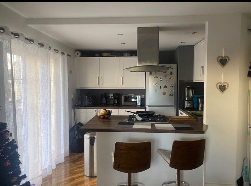 Room Leyland Road in Bathgate
