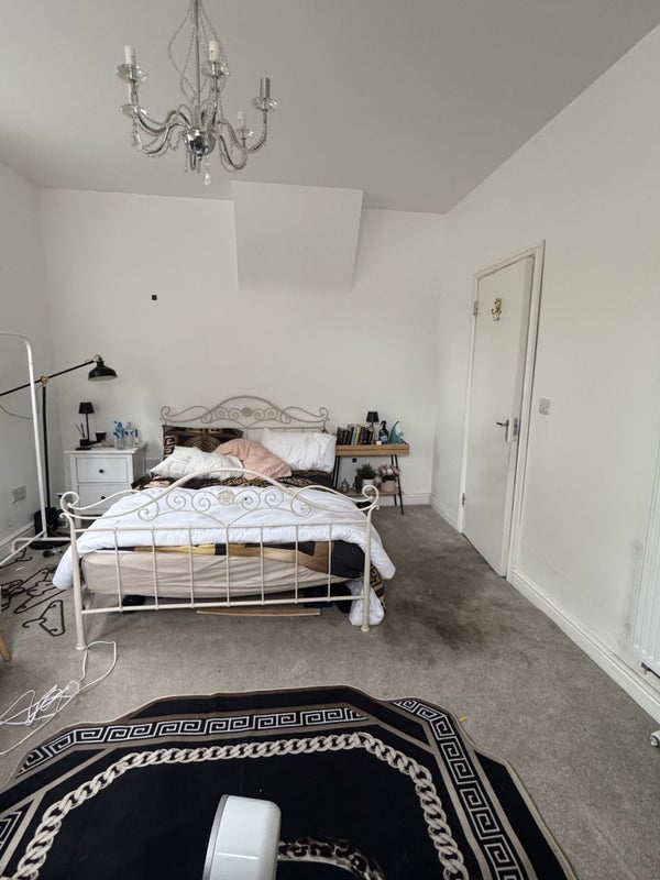 Room Markhouse Road in Greater London