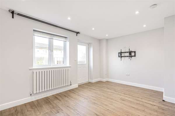 House Merriam Avenue in Greater London