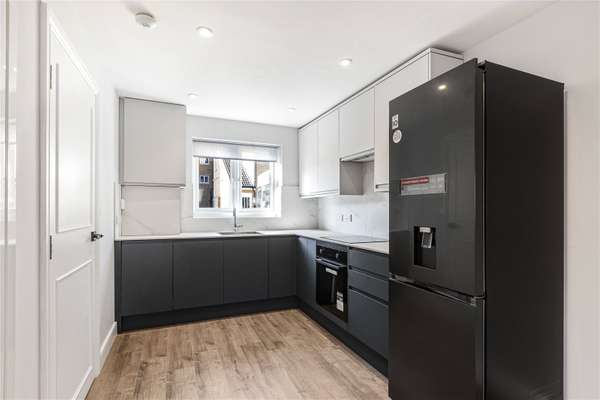 House Merriam Avenue in Greater London