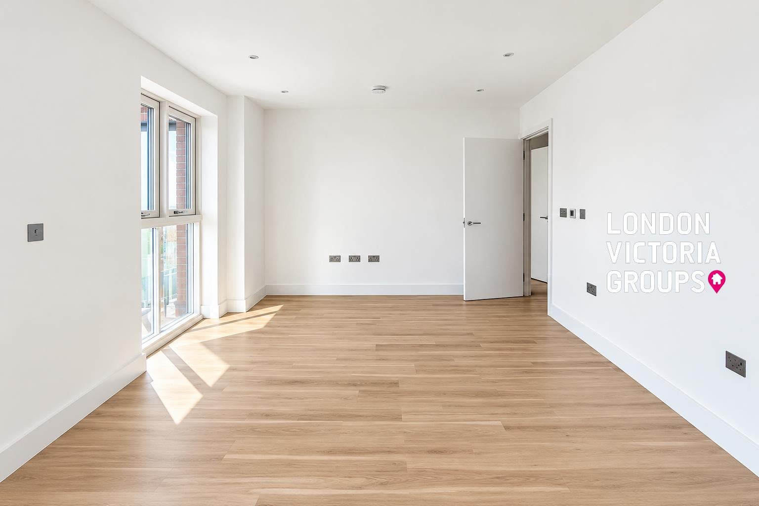 Flat Jura Close in Greater London