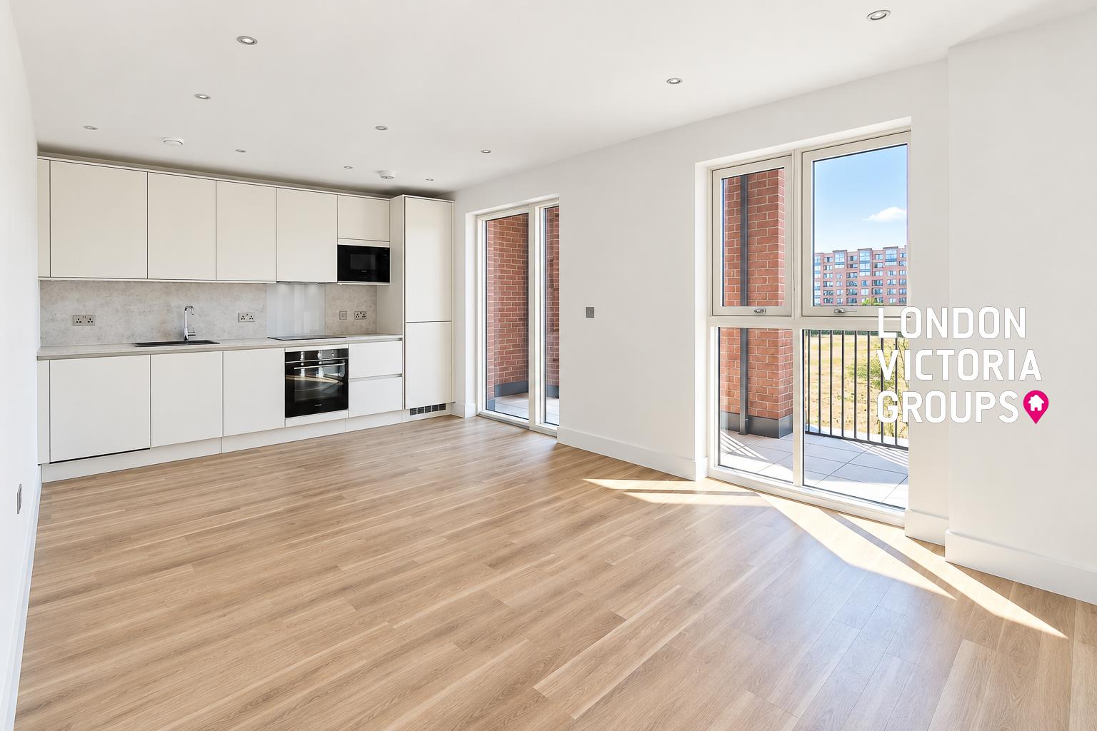 Flat Jura Close in Greater London