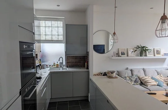 Flat Franciscan Road in Greater London