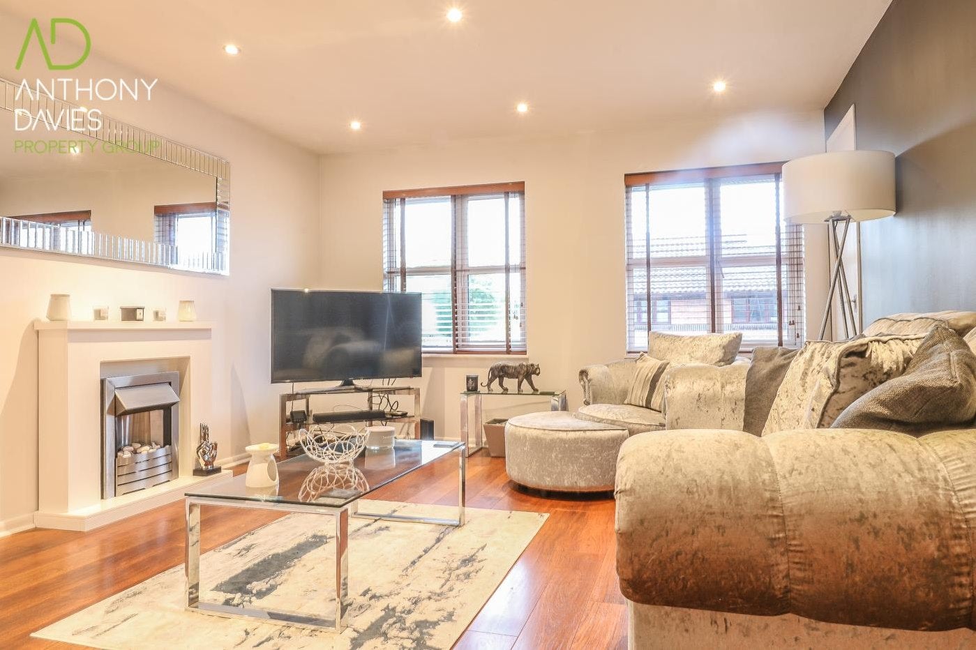 Flat Welsummer Way in Cheshunt