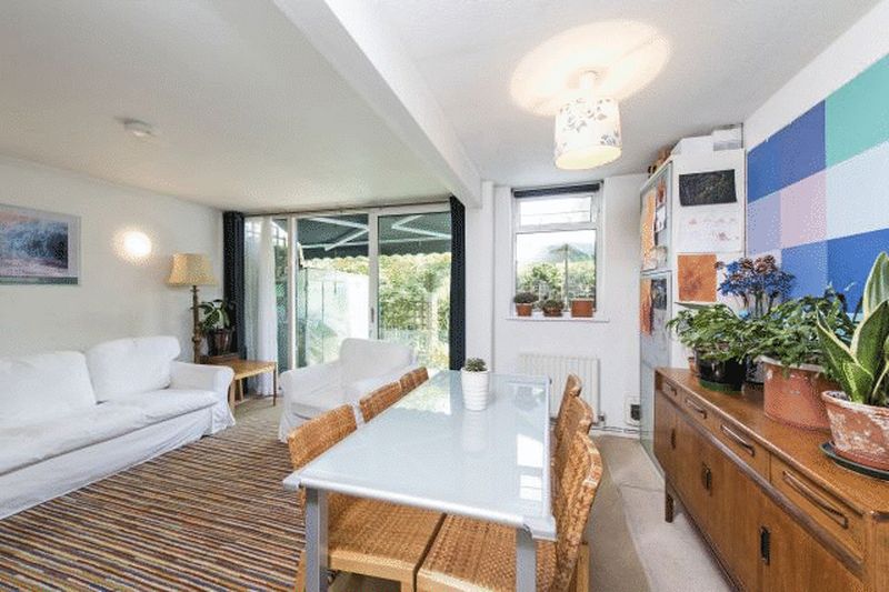 House Eversleigh Road in Greater London