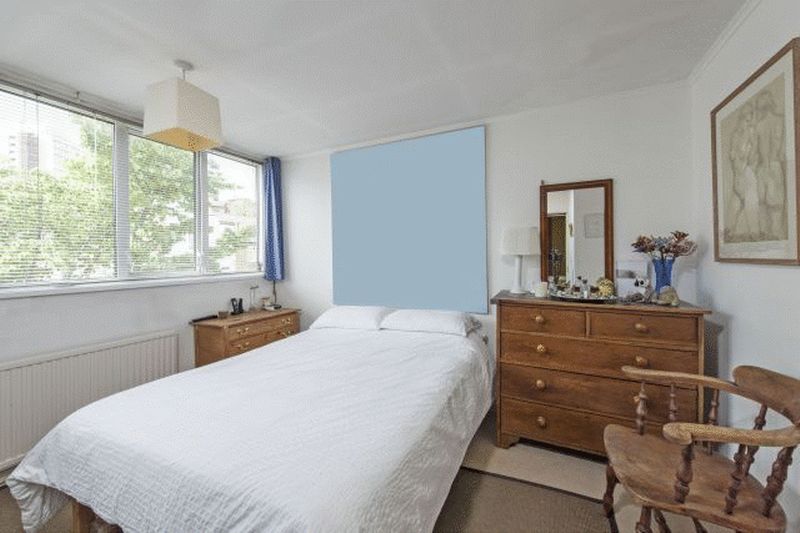 House Eversleigh Road in Greater London