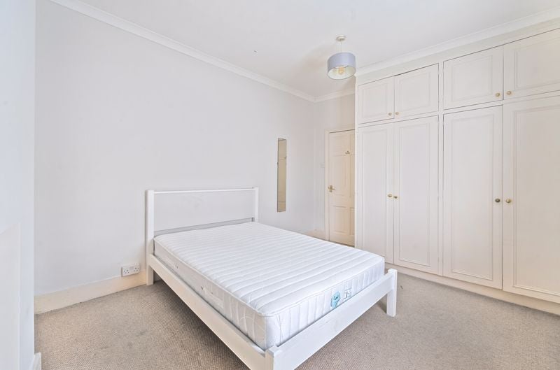 House Eversleigh Road in Greater London